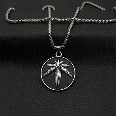 Fashion Punk Trending Hip Hop Hemp Leaf Handmade Crystal Cuban Iced Out Bling Sparkle American Diamond Pendant Cubic Zirconia Necklace with Chain Gift Jewelry for Men and Women