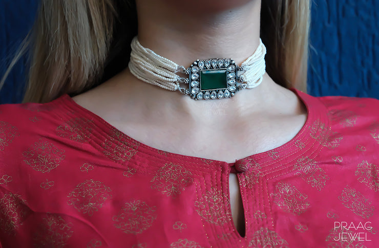 Choker Necklace in 925 silver with jadau stones